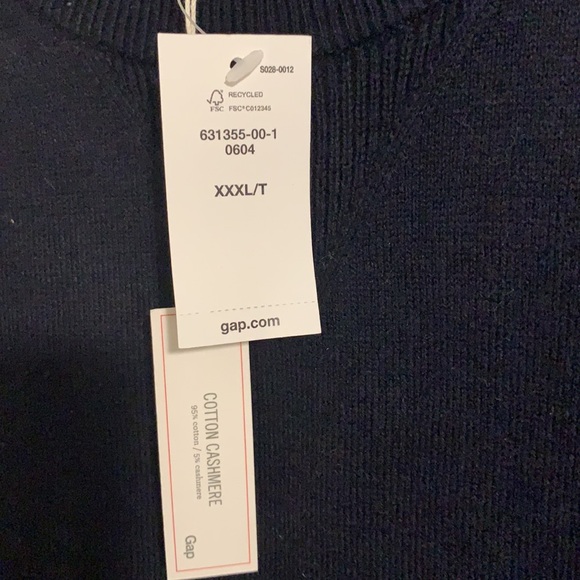 Sweater - Picture 3 of 3